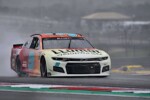 Chase Elliott races in the rain at Circuit of the Americas (COTA). May 2021 Cup (Photo: NKP)