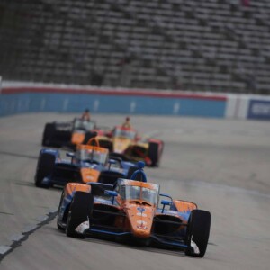 Scott Dixon leading at Texas