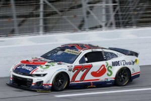 #77: Carson Hocevar, Spire Motorsports, Chili's Ride the 'Dente Chevrolet, Atlanta