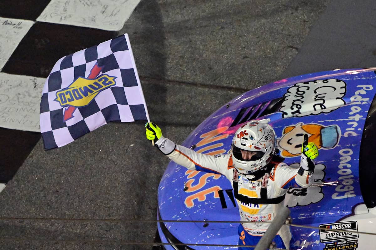 #9: Chase Elliott, Hendrick Motorsports, NAPA/Children's Chevrolet celebrates his win
