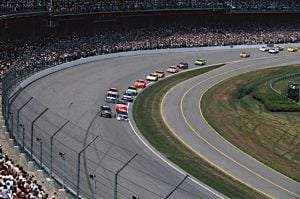 Only Yesterday: 86 Cars Battle to Make the Brickyard 400