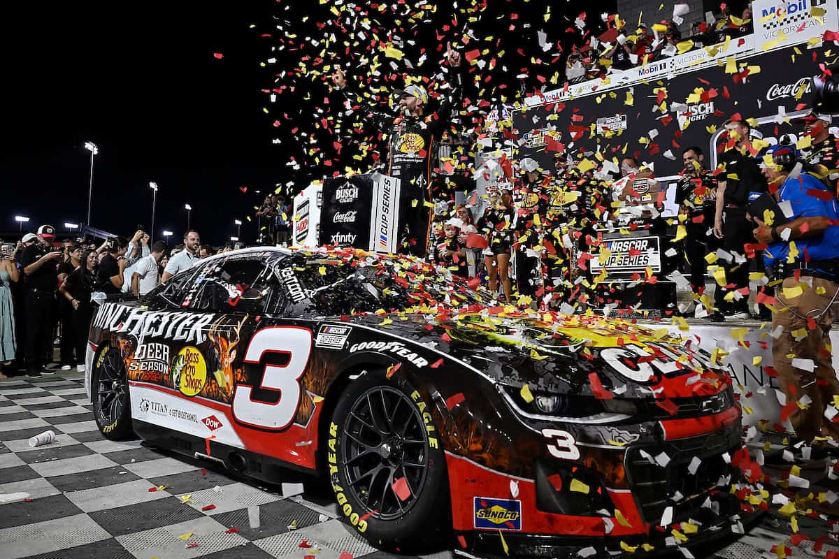NASCAR Cup Series Richmond #3: Austin Dillon, Richard Childress Racing, Bass Pro/Winchester Chevrolet victory lane