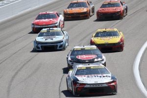 NASCAR Cup Series Kansas- Denny Hamlin pack racing