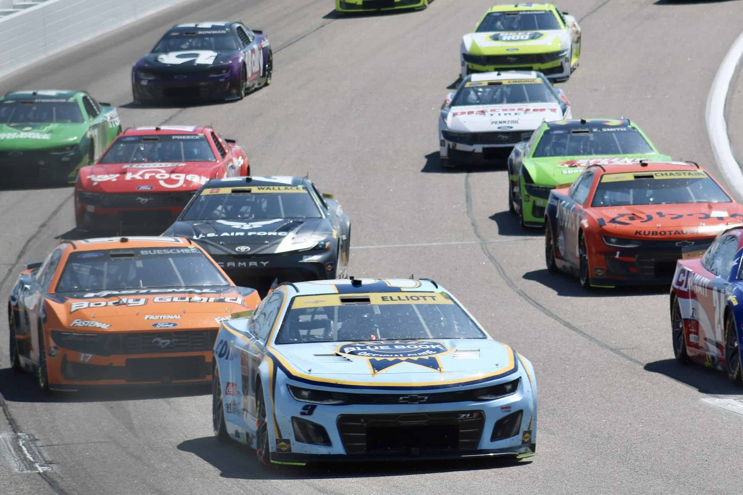 NASCAR Cup Series Kansas- Chase Elliott pack racing