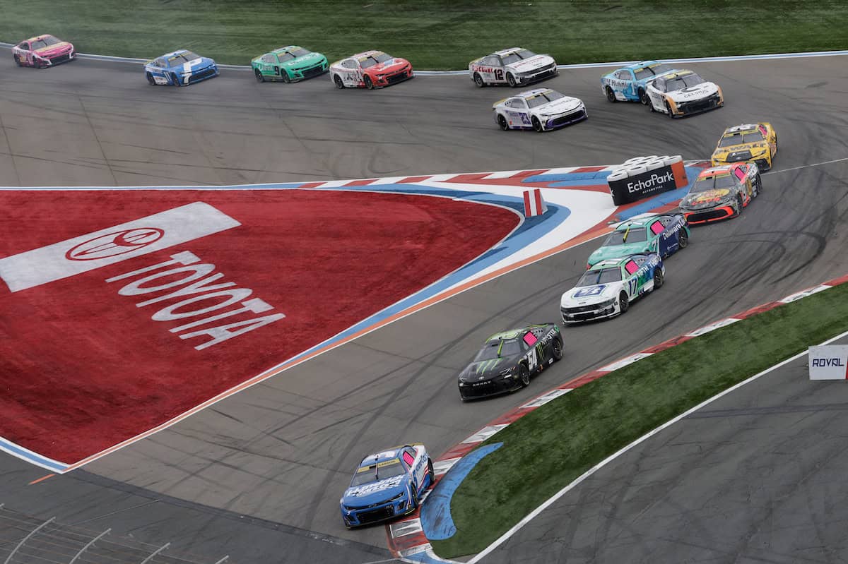 NASCAR Cup Series Charlotte ROVAL- Kyle Larson pack racing