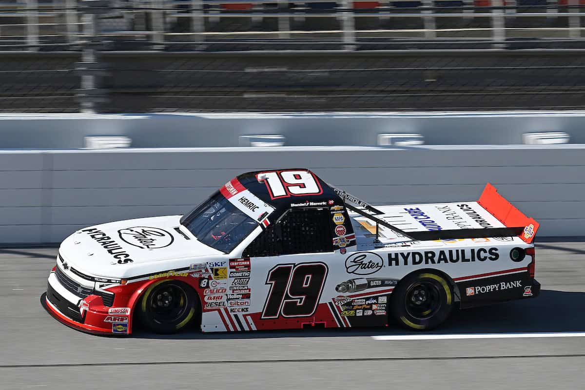 #19: Daniel Hemric, McAnally Hilgemann Racing, Gates Hydraulics Chevrolet Silverado