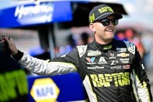 #24: William Byron, Hendrick Motorsports, Raptor Chevrolet and #12: Ryan Blaney, Team Penske, MenardsDutch Boy Ford Mustang