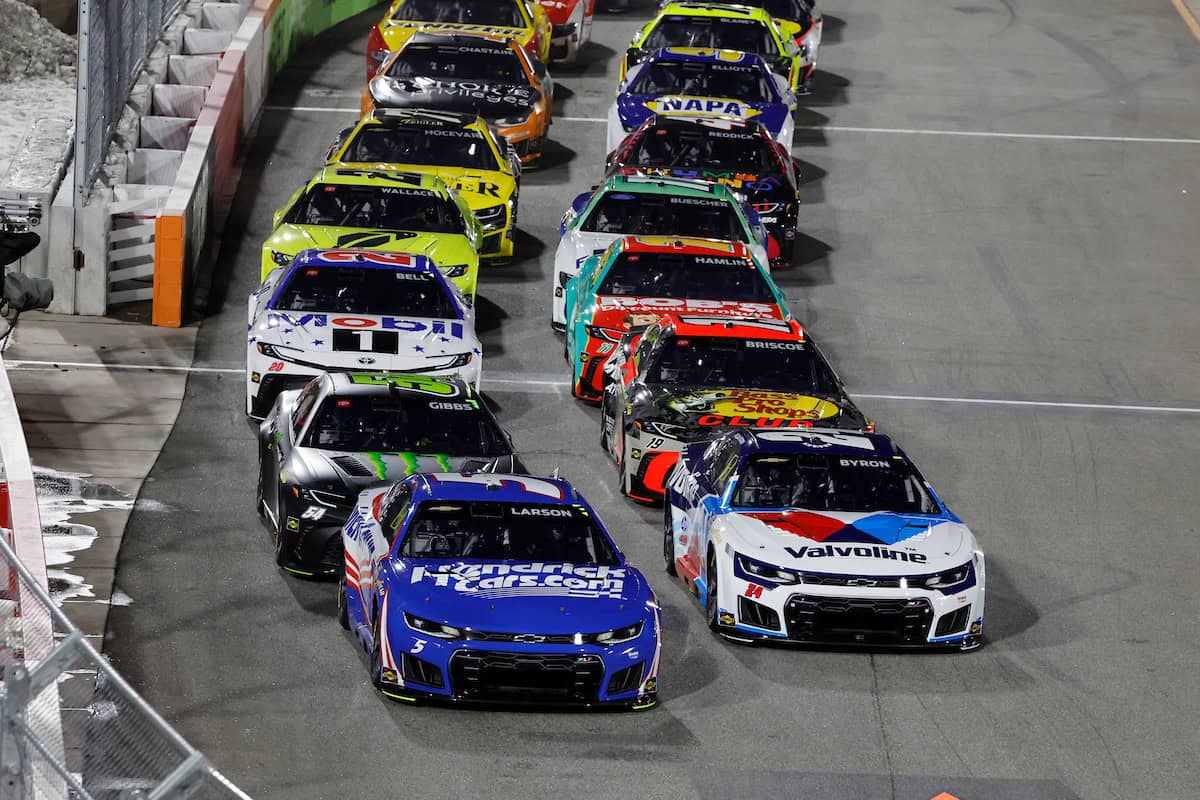 #5: Kyle Larson, Hendrick Motorsports, HendrickCars.com Chevrolet Camaro #24: William Byron, Hendrick Motorsports, Valvoline Chevrolet Camaro