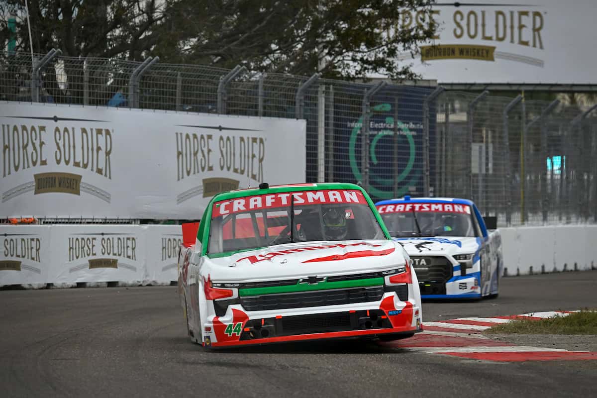 #44: Andres Perez De Lara, Niece Motorsports, Tajín/Zambos Chevrolet Silverado