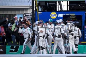 #9: Chase Elliott, Hendrick Motorsports, UniFirst Chevrolet Camaro, winner, crew celebration