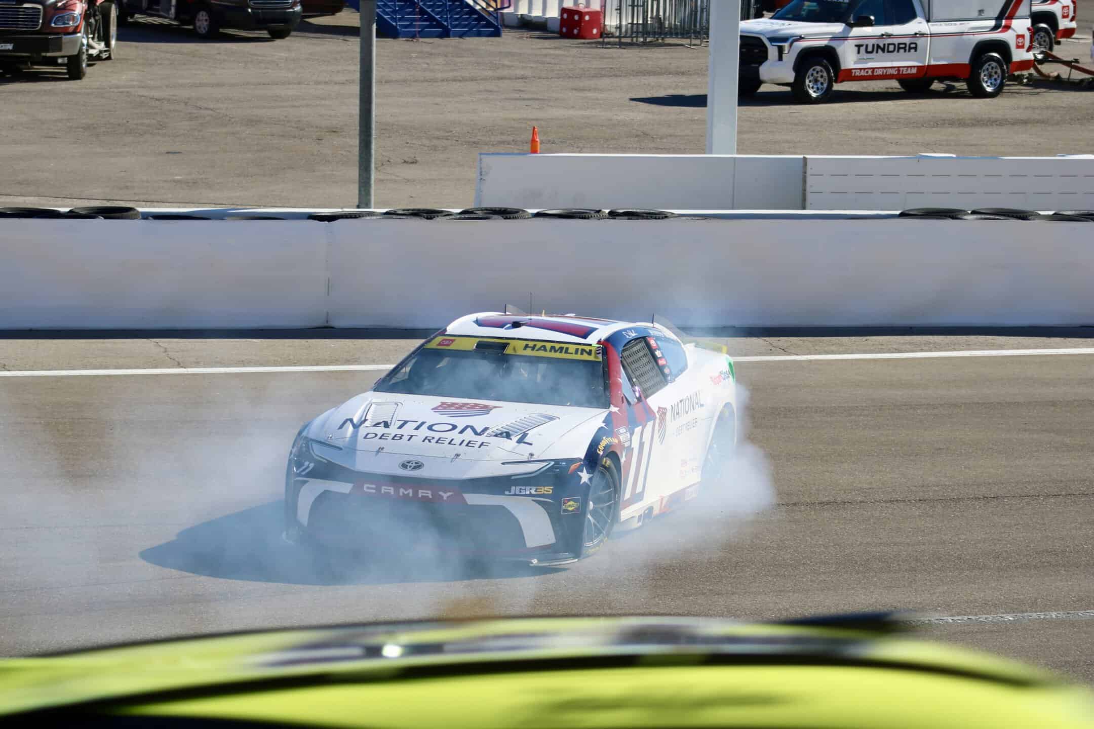Denny Hamlin spin at Las Vegas Motor Speedway